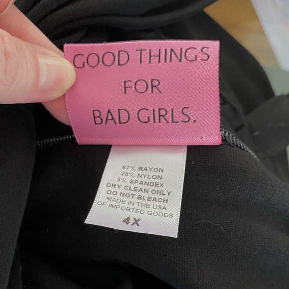 ‼️SALE‼️GOLDEN ERA DRESS IN BLACK - VIXEN BY MICHELINE PITT - Picture 13 of 16